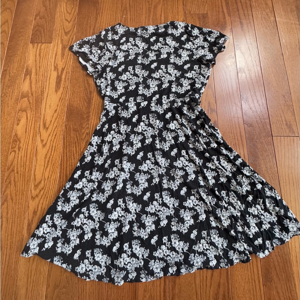 Cynthia Rowley Black and White V-Neck Dress (Size S) - Picture 2 of 3
